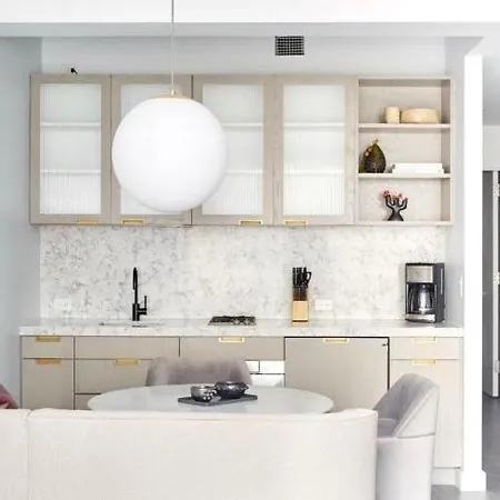 Hanza Tower White 23 & Pool Appartamento *