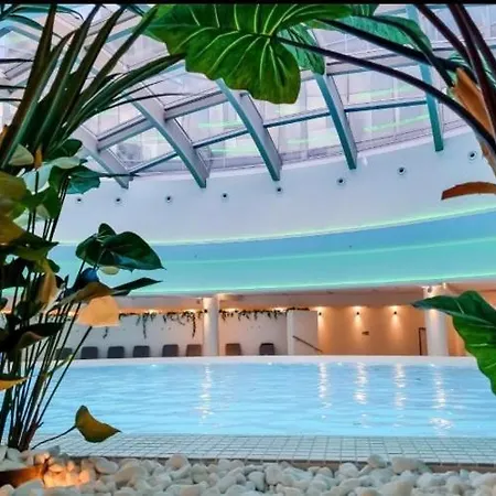 Hanza Tower White 23 & Pool